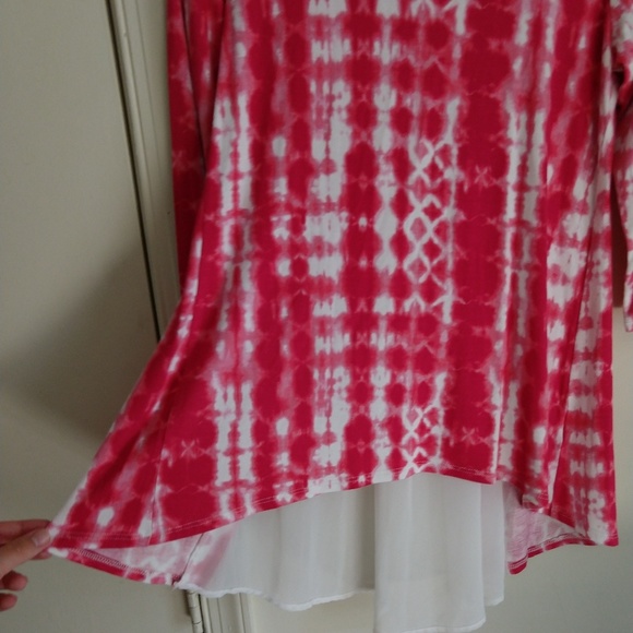 *5 for $20* Tie-dye hi-lo top - Picture 6 of 6